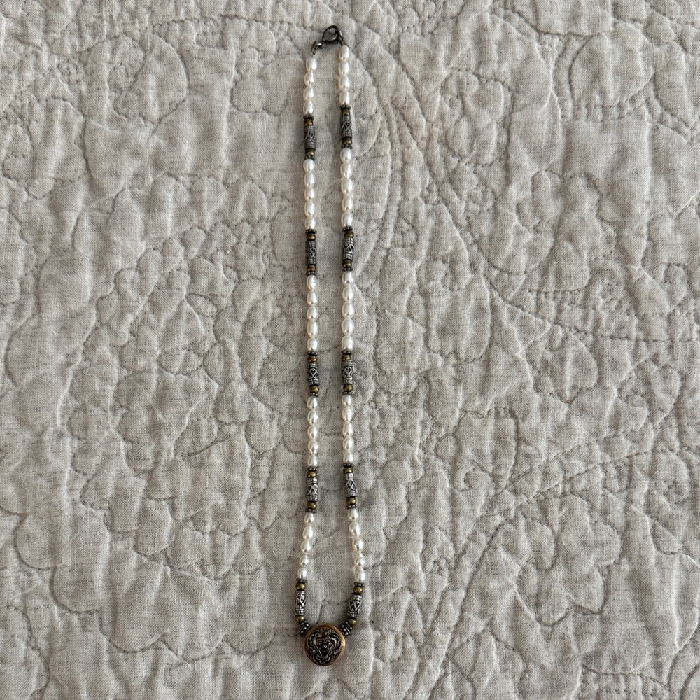 Elegant Pearl and Silver Necklace